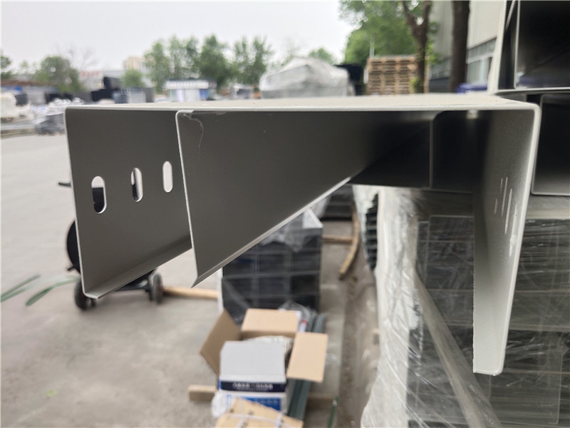 托盤式電纜橋架生產長度一般是多長